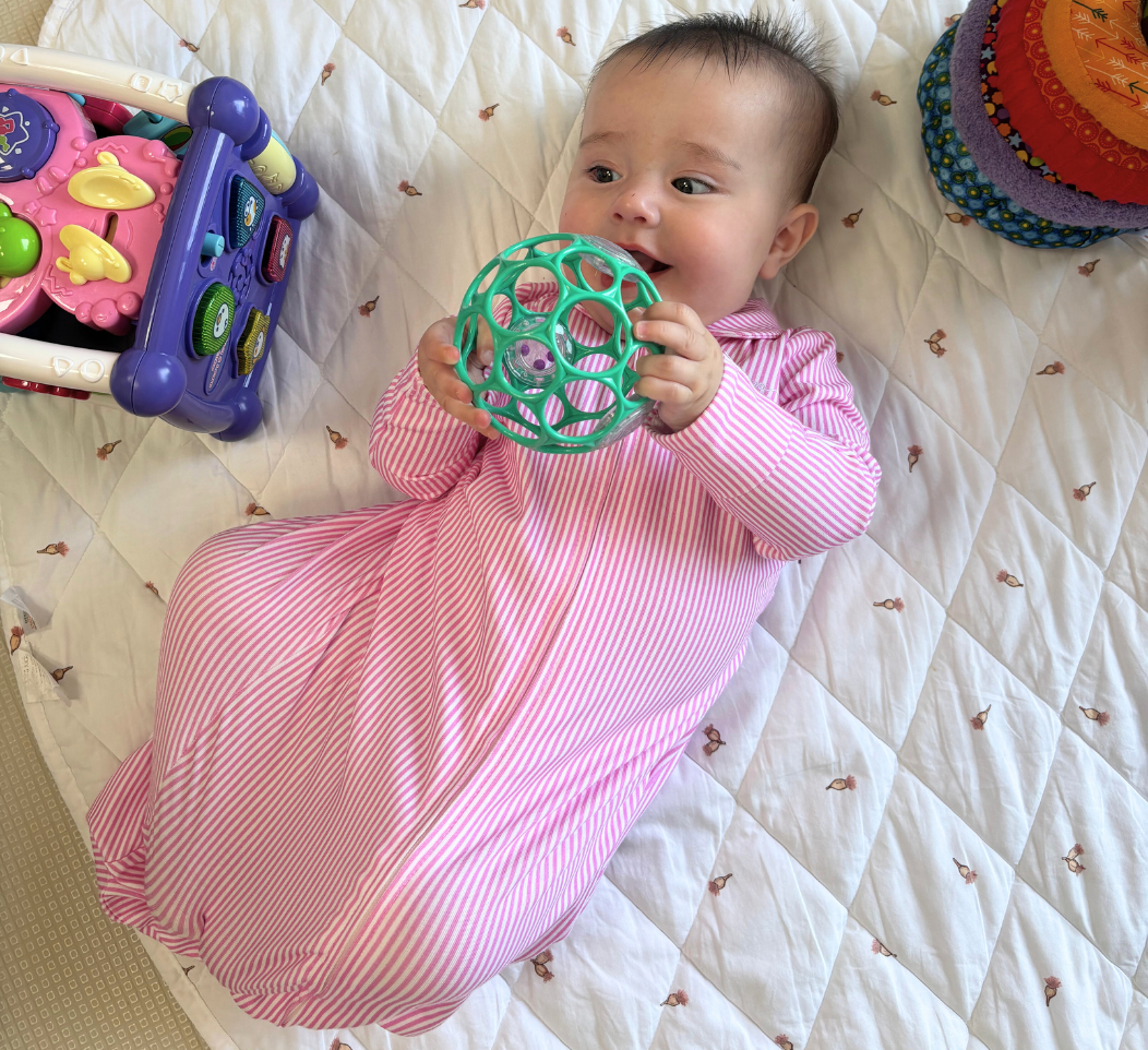 Eco-friendly organic cotton sleep bag for babies, offering ultimate comfort and warmth for a peaceful night's sleep.